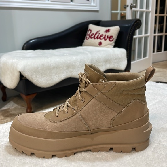 UGG Men's The UGG Lug Chukka - Picture 9 of 12